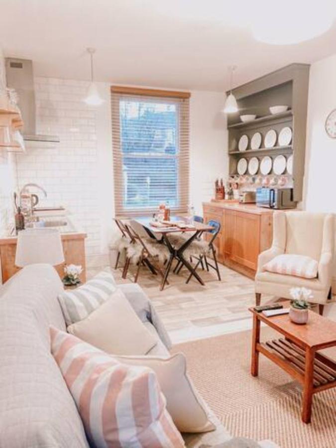 Stylish Town Centre Apartments ナイルスワース 部屋 写真